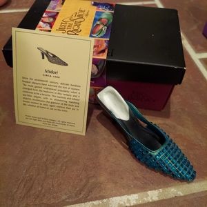 Raine Just the Right Shoe COA Box Midori 25108
